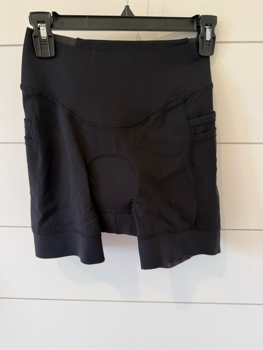 HALARA NWT Black High-Rise Bike Shorts with 4 Side Pockets and padding Size S